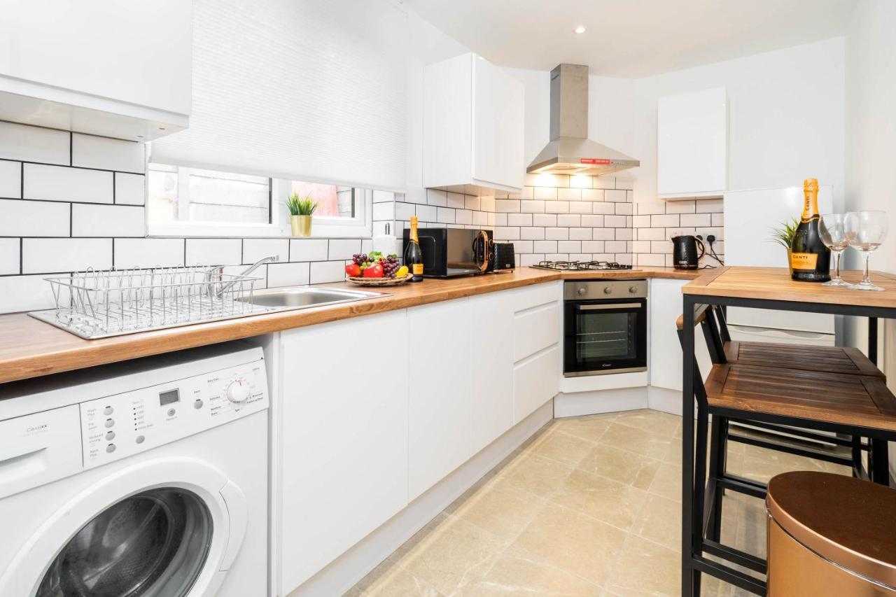 Two Bedroom Apartment - En Suites - Smart Tv'S - Wifi - Netflix - Bearwood Birmingham Eksteriør bilde