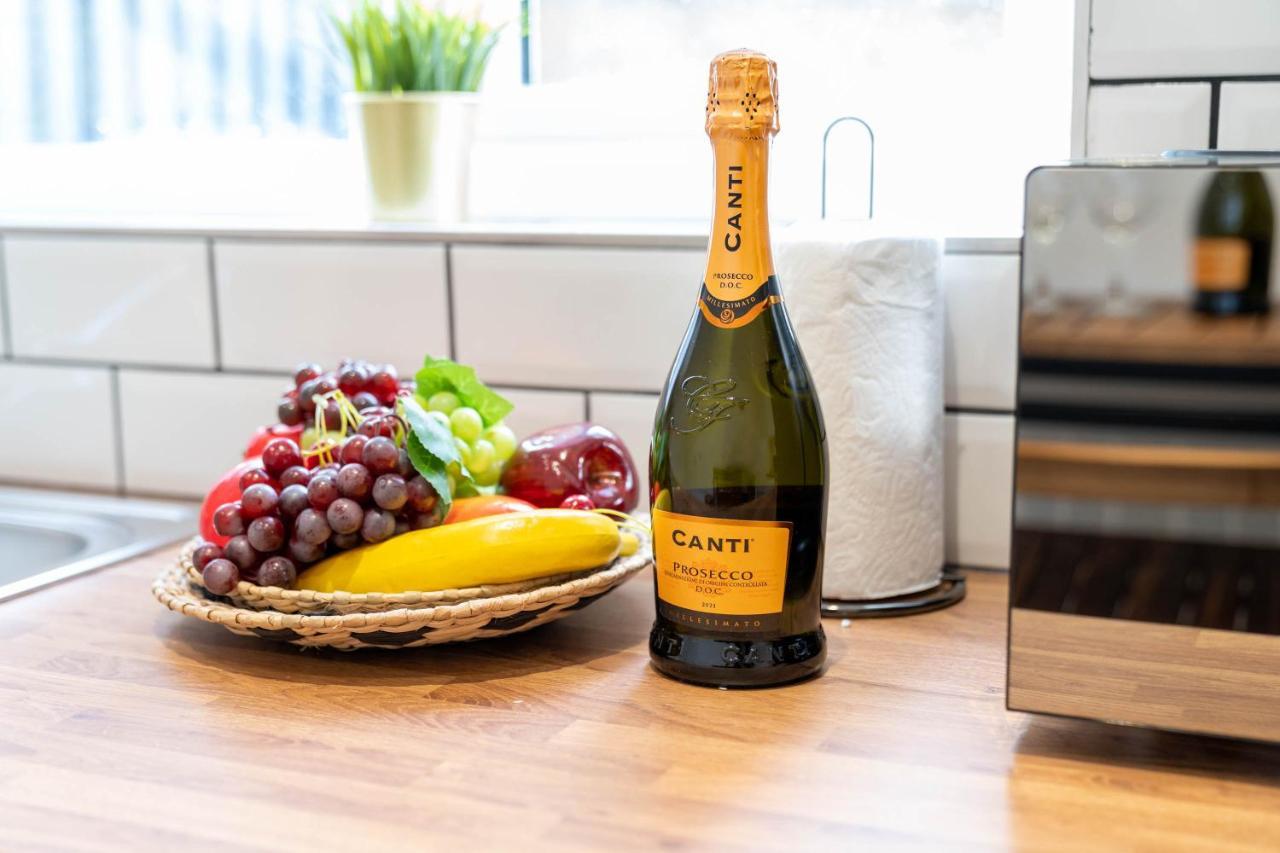 Two Bedroom Apartment - En Suites - Smart Tv'S - Wifi - Netflix - Bearwood Birmingham Eksteriør bilde