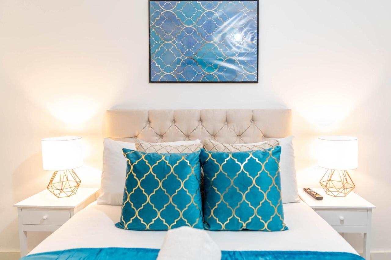 Two Bedroom Apartment - En Suites - Smart Tv'S - Wifi - Netflix - Bearwood Birmingham Eksteriør bilde